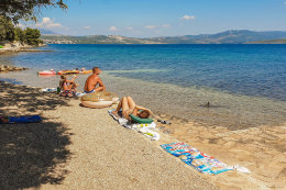 Penzion Adria Haus - soukromá pláž pro hosty penzionu, Posedarje, Zadarská riviéra, Chorvatsko