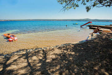 Penzion Adria Haus - soukromá pláž pro hosty penzionu, Posedarje, Zadarská riviéra, Chorvatsko