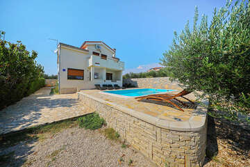 Prázdninový dům Mikula s vyhřívaným bazénem, Povljana, ostrov Pag, Chorvatsko