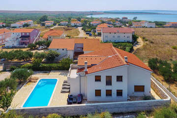 Prázdninový dům Mikula s vyhřívaným bazénem, Povljana, ostrov Pag, Chorvatsko