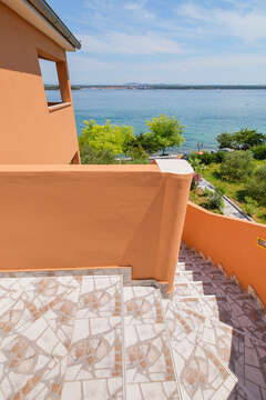 Apartmány Lejla - schodiště k apartmánům, Tkon, ostrov Pašman, Chorvatsko