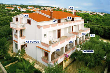 Apartmány Ivica - stará fotka domu s označením apartmánů, Mandre, ostrov Pag, Chorvatsko