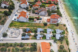 Mobilhome Maar - snímek z dronu, Biograd na moru, Zadarská riviéra, Chorvatsko