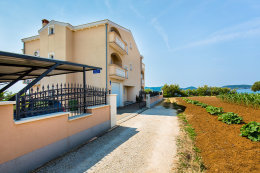 Apartmány Slobodan - kryté parkoviště u domu, Sukošan, Zadarská riviéra, Chorvatsko