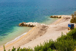 Letovisko Podstrana - pláže, Splitská riviéra, Chorvatsko