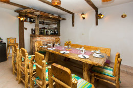 Apartmány Biserka - restaurace pro hosty domu v suterénu, Ivan Dolac, ostrov Hvar, Chorvatsko