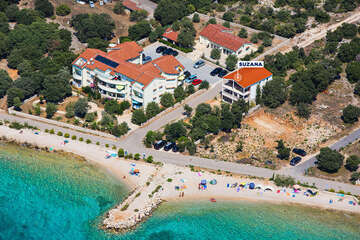 Apartmány Suzana - letecký pohled, Mandre, ostrov Pag, Chorvatsko