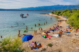 Novigrad - pláže, Zadarská riviéra, Chorvatsko