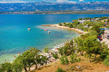 Novigrad - pláže, Zadarská riviéra, Chorvatsko