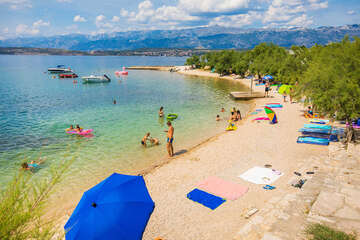 Novigrad - pláže, Zadarská riviéra, Chorvatsko