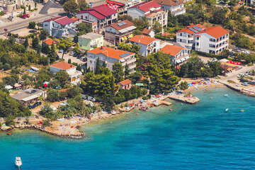 Pláže Starigrad - letecký pohled, Zadarská riviéra, Chorvatsko
