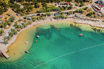 Pláže Novigrad - letecký pohled, Zadarská riviéra, Chorvatsko