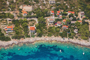 Pláže Milna - letecký pohled, ostrov Vis, Chorvatsko