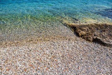 Oblázková pláž Prilovo, město Vis, ostrov Vis, Chorvatsko