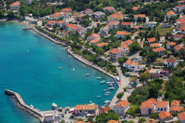 Pláže Šilo - letecký pohled, ostrov Krk, Chorvatsko