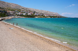 Pláže města Pag, ostrov Pag, Chorvatsko