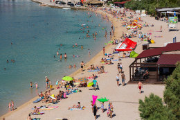 Pláže města Pag, ostrov Pag, Chorvatsko