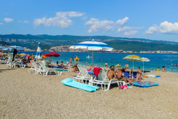 Šilo - oblázková pláž, ostrov Krk, Chorvatsko