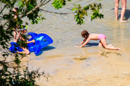 Potočnica - písečná pláž pod domem Odorčić, ostrov Pag, Chorvatsko