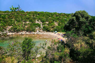 Potočnica - písečná pláž pod domem Odorčić, ostrov Pag, Chorvatsko