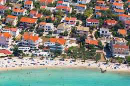 Pláž Dubrovnik - letecký pohled, Povljana, ostrov Pag, Chorvatsko