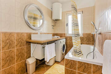 A1 - apartmány Vivien, Sevid, Trogirská riviéra, Chorvatsko