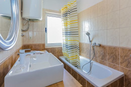 A1 - apartmány Vivien, Sevid, Trogirská riviéra, Chorvatsko