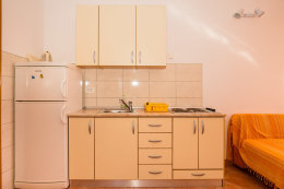 P-2B - apartmány Nikola, Gradac, Chorvatsko