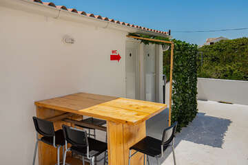 Apartmány Nisveta - bistro na terase u domu, Vlašići, Pag