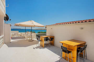 Apartmány Nisveta - bistro na terase u domu, Vlašići, Pag