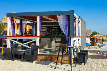 Pláže Vrsi - oblázková pláž Mulo, Zadarská riviéra, Chorvatsko