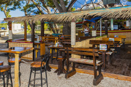 Promajna - restaurace u pláže,  Makarská riviéra, Chorvatsko