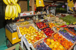 Promajna -  stánky s ovocem a zeleninou,  Makarská riviéra, Chorvatsko