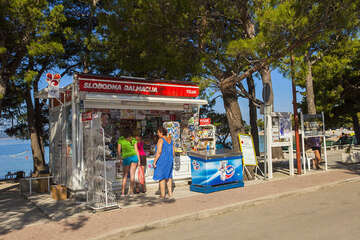 Promajna -  novinový stánek, Makarská riviéra, Chorvatsko