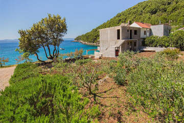 Apartmány Meri (fotografie před dokončením), jižní zátoky ostrova Hvar, Chorvatsko