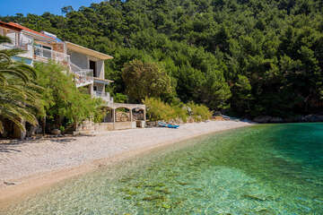 Apartmány Meri (fotografie před dokončením), jižní zátoky ostrova Hvar, Chorvatsko