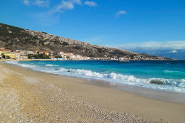 Baška - pláž Vela plaža, ostrov Krk, Chorvatsko