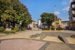 Novi Vinodolski - náměstí u věže Kvadrac, Crikvenická riviéra, Chorvatsko