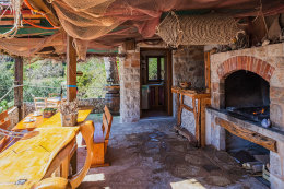 Apartmány Ribar - vstup z terasy do kuchyně, jižní zátoky, ostrov Hvar, Chorvatsko