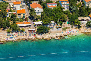 Apartmány Molly - letecký pohled na oblázkovou pláž 290 m od domu, Novi Vinodolski, Crikvenická riviéra, Chorvatsko