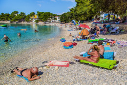 Resort Centinera *** - oblázková pláž, Pula-Banjole, poloostrov Istrie, Chorvatsko