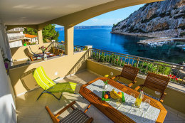 Apartmány Ružmarin-II - výhled z terasy apartmánu A1, Vela Stiniva, ostrov Hvar, Chorvatsko