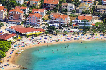 Apartmány Denis - letecký pohled, Povljana, ostrov Pag, Chorvatsko