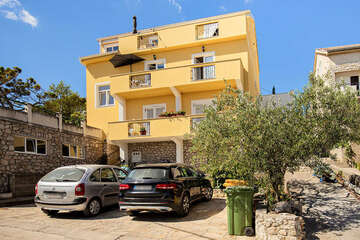 Apartmán Kornelija - parkování u domu, Tkon, Pašman, Chorvatsko