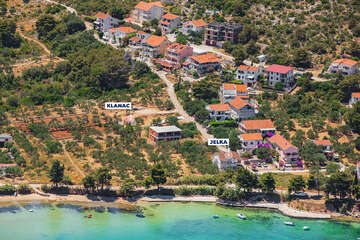 Tkon - letecký pohled, ostrov Pašman, Chorvatsko