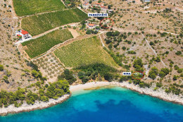 Apartmány Nina - letecký pohled, Vela Planica, ostrov Brač, Chorvatsko