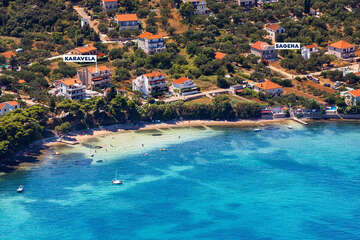 Tkon - letecký pohled, ostrov Pašman, Chorvatsko