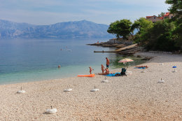 Apartmány Čempres - oblázková pláž 320 m od domu, letovisko Postira, ostrov Brač