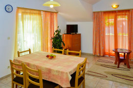 A2 - apartmány Čempres, Postira, ostrov Brač, Chorvatsko