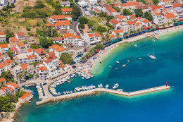 Gradac - letecký pohled, Makarská riviéra, Chorvatsko